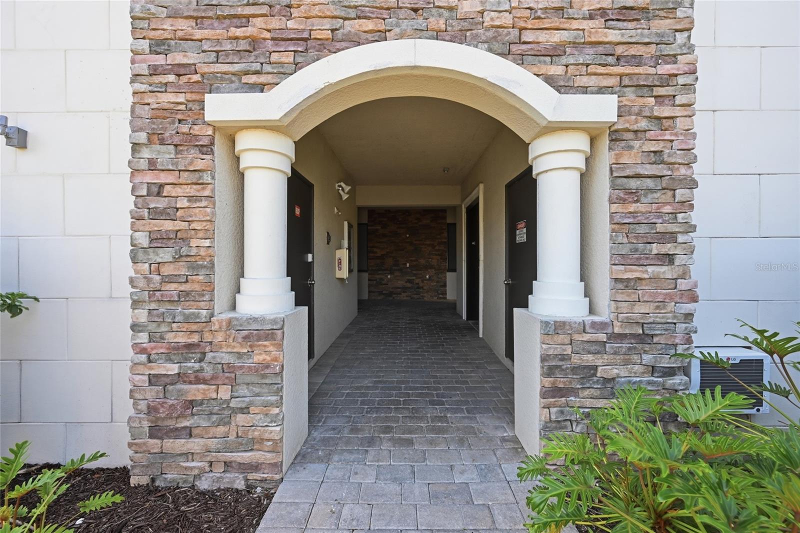 LAKEWOOD NATIONAL - Residential