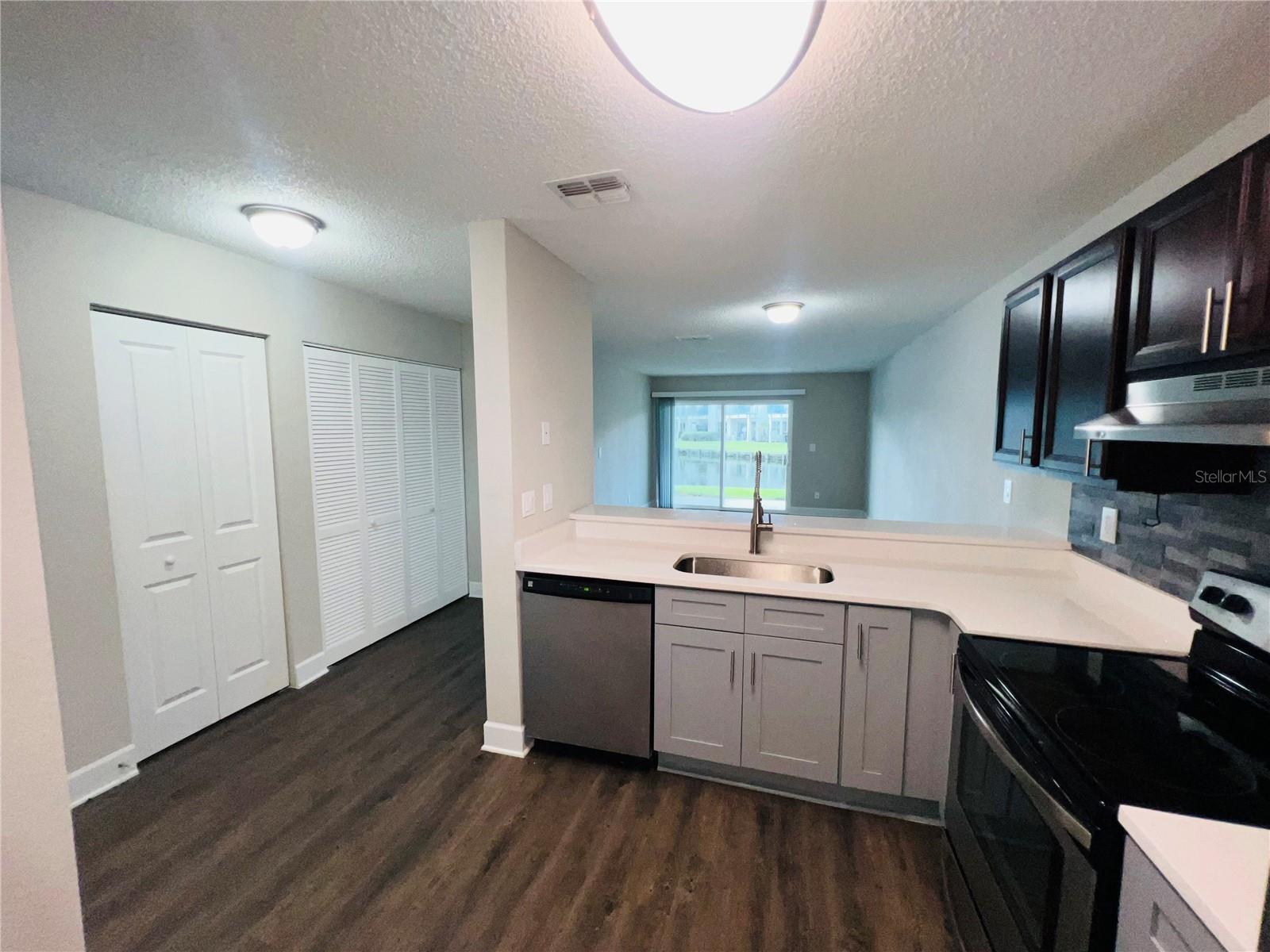 DOCKSIDE CONDO - Residential Lease