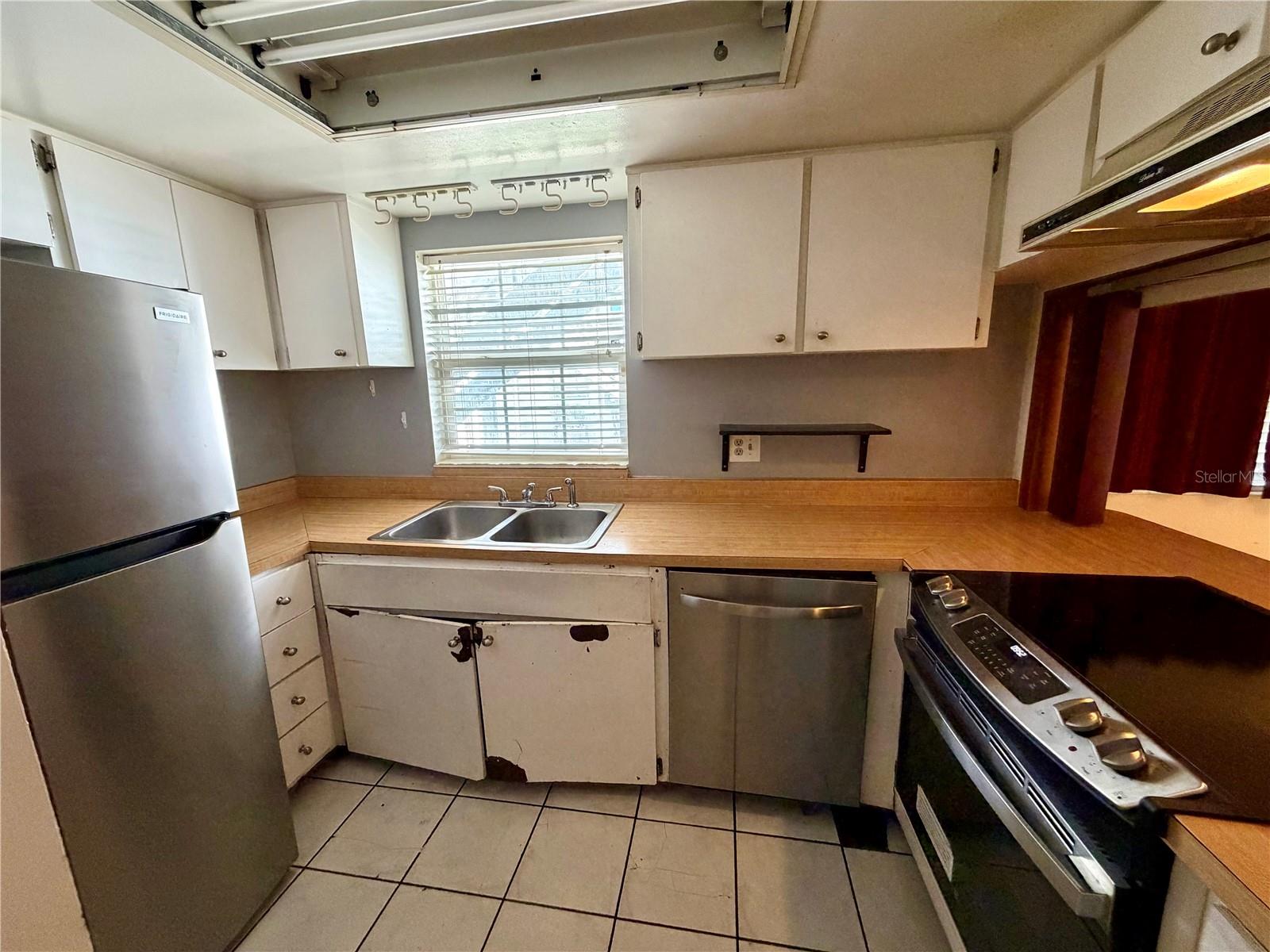 GOLFSIDE VILLAS CONDO - Residential