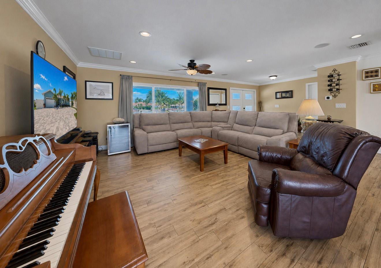 APOLLO BEACH UNIT 13 PT 1 RE - Residential