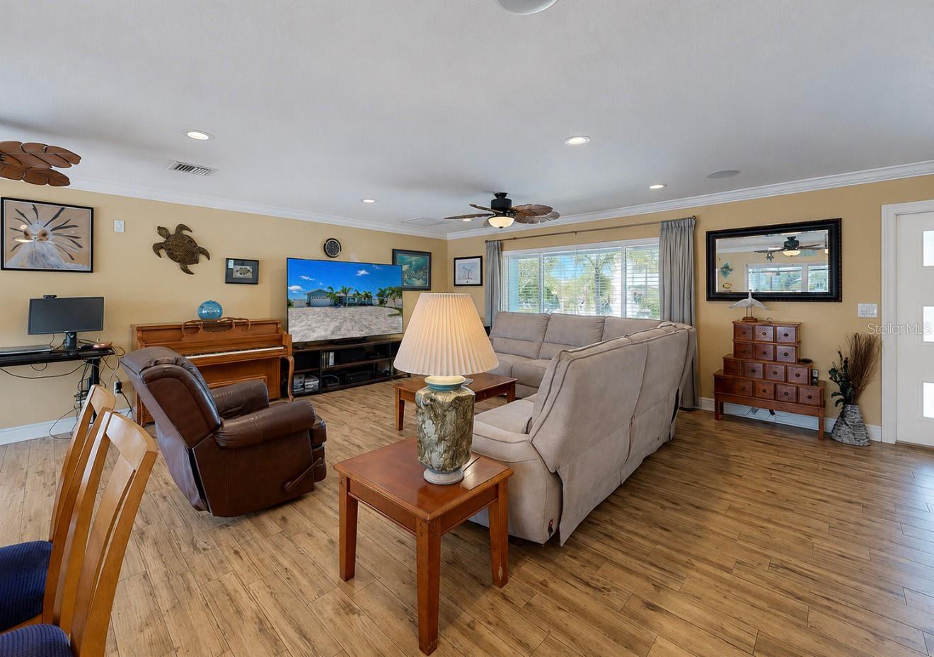 APOLLO BEACH UNIT 13 PT 1 RE - Residential