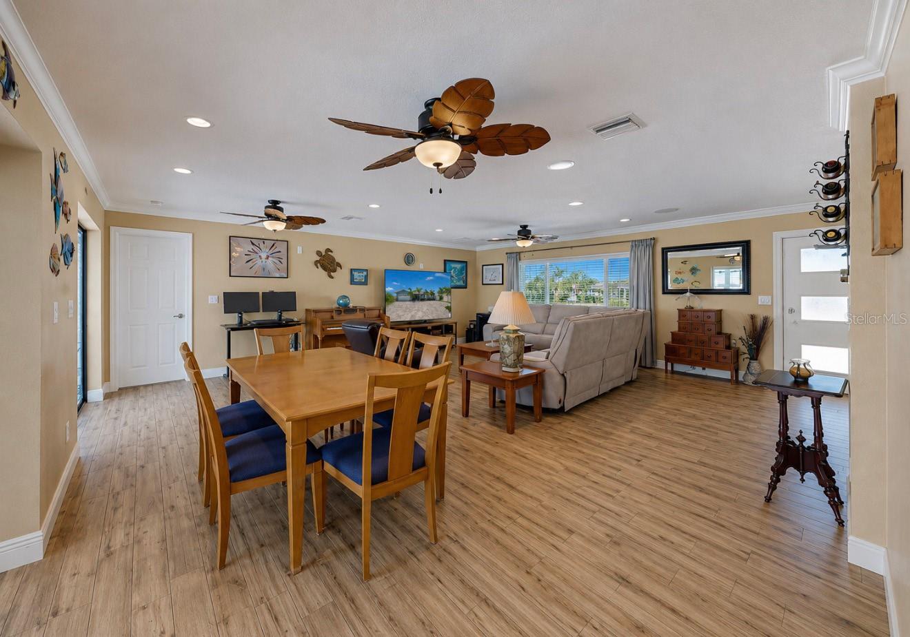 APOLLO BEACH UNIT 13 PT 1 RE - Residential