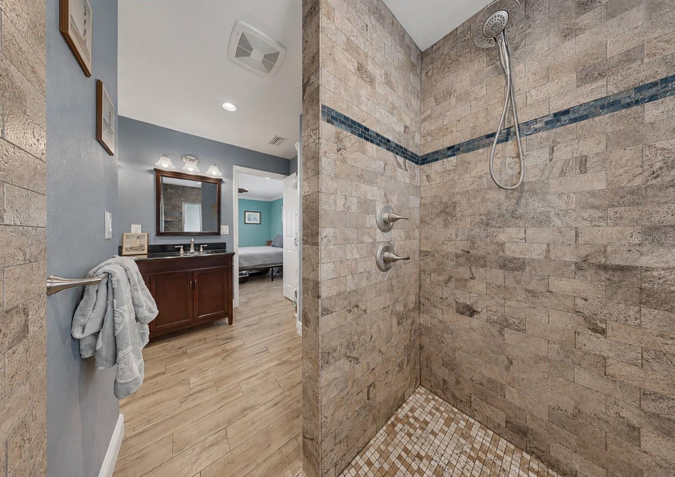 APOLLO BEACH UNIT 13 PT 1 RE - Residential
