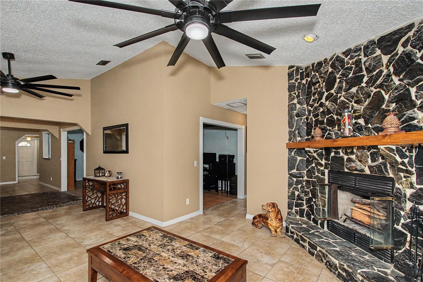 MARION OAKS UN 01 - Residential