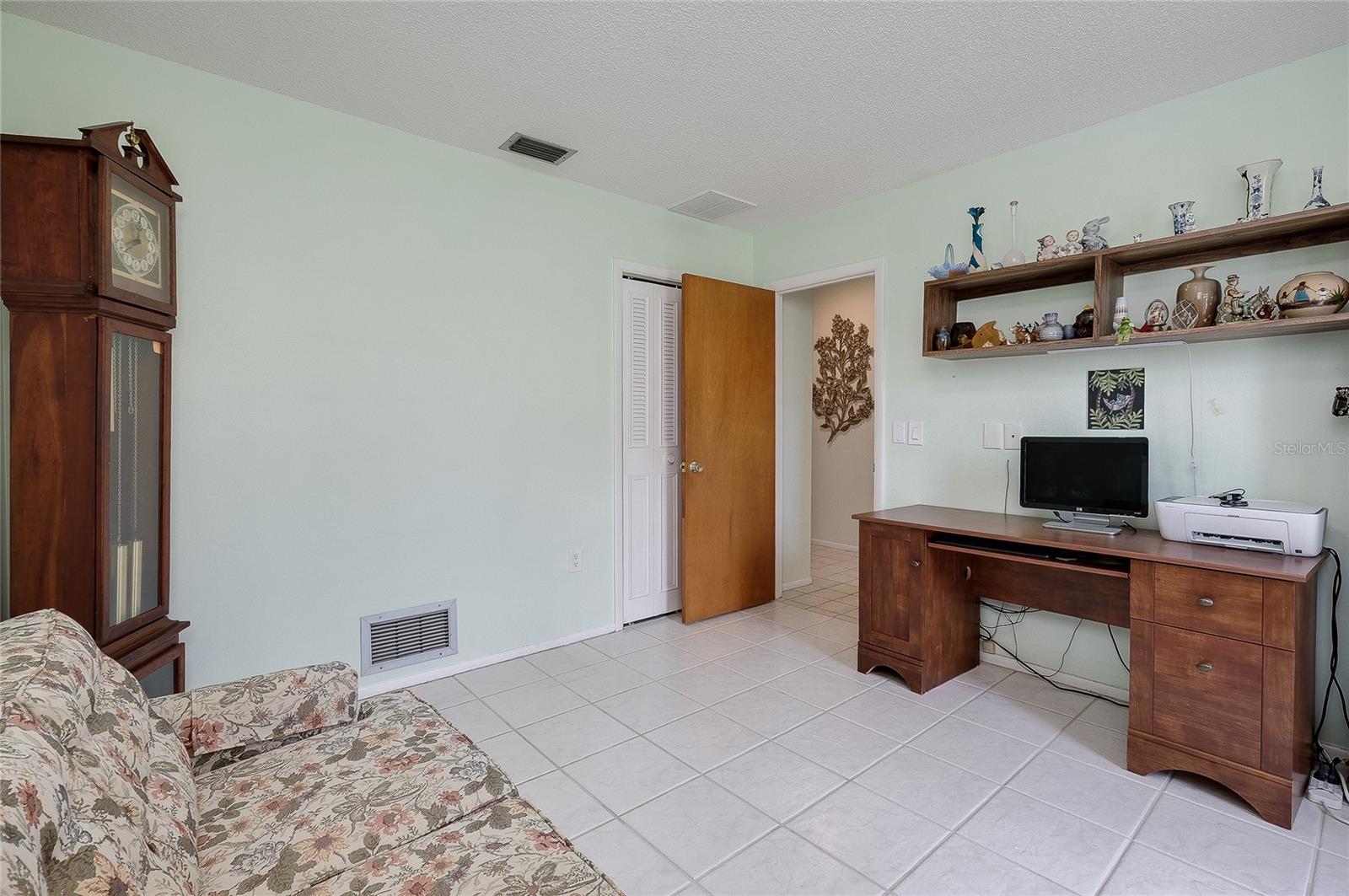 SOUTH VENICE - Residential