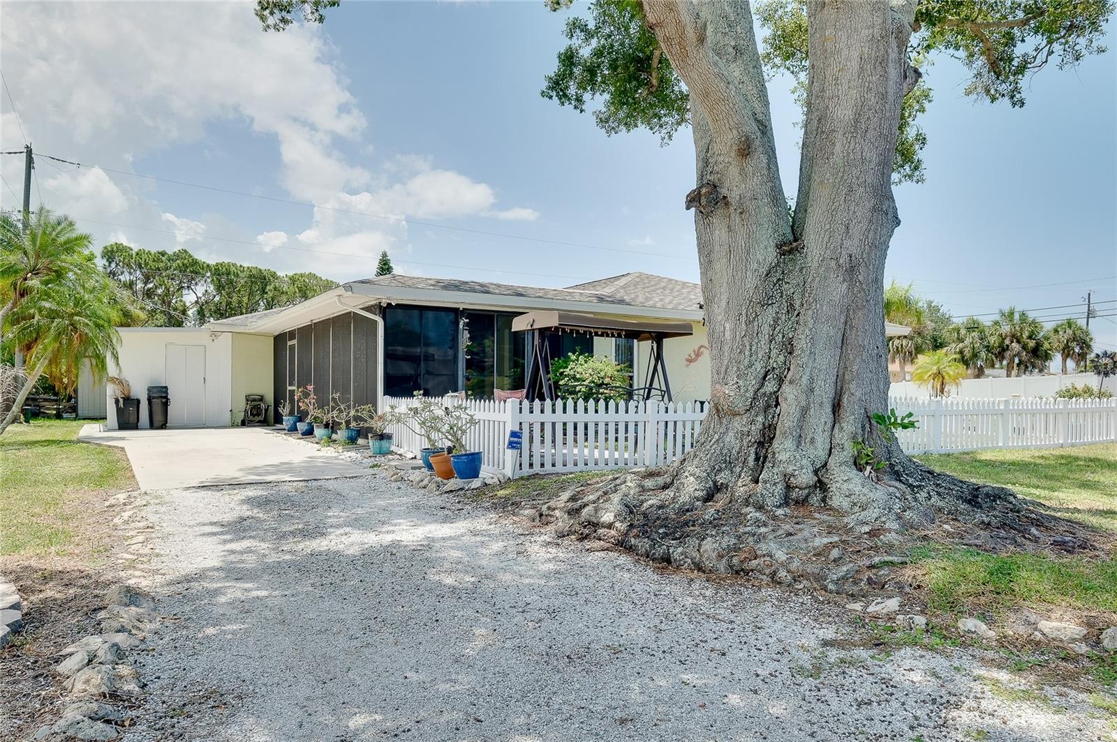 SOUTH VENICE - Residential