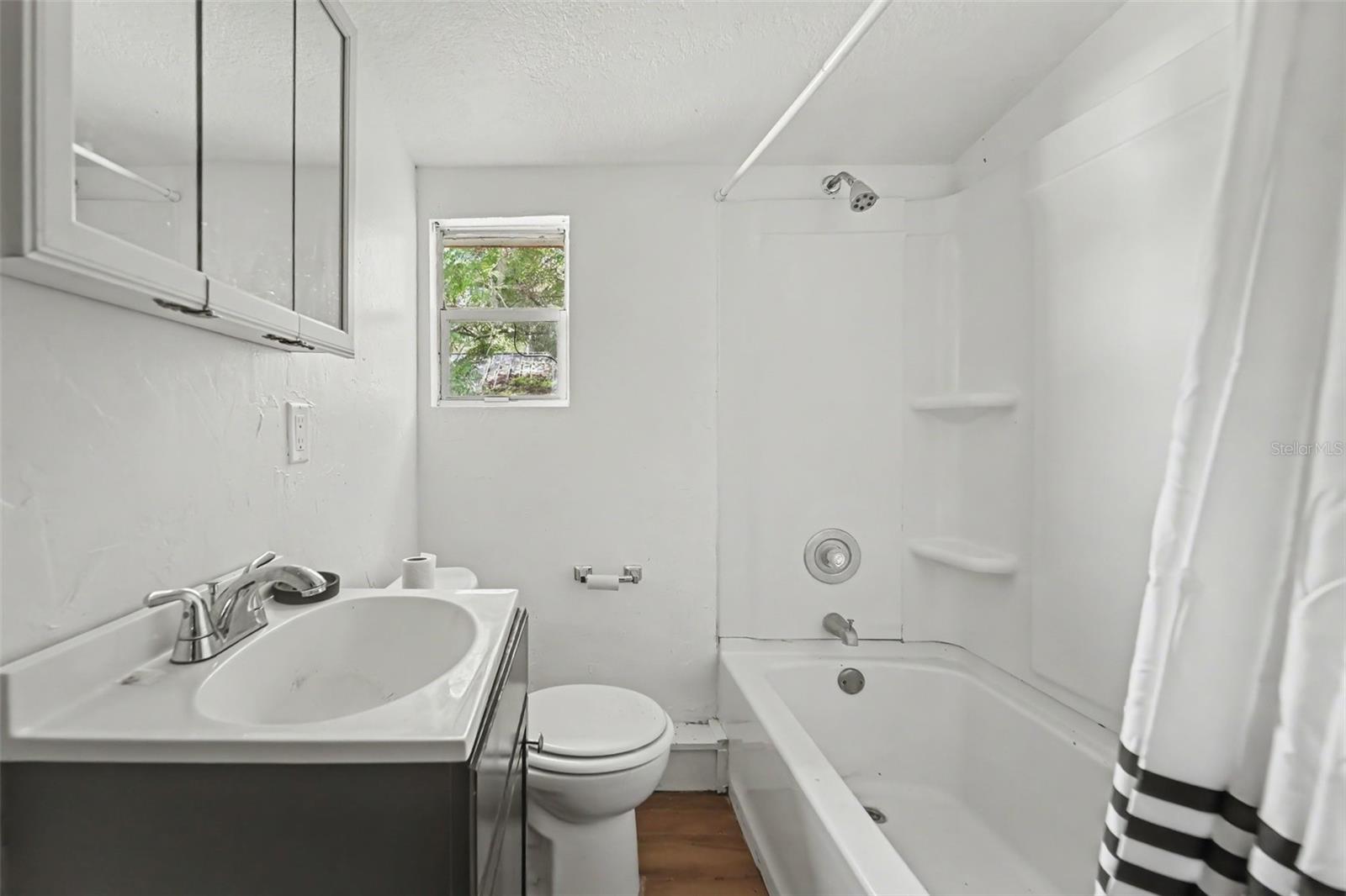 FARRAR A H - Residential Income
