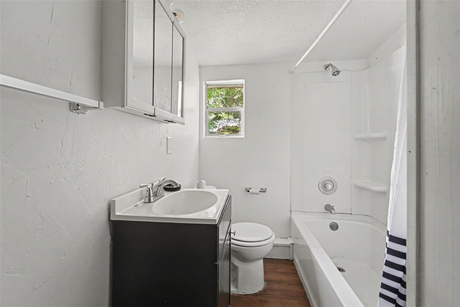 FARRAR A H - Residential Income