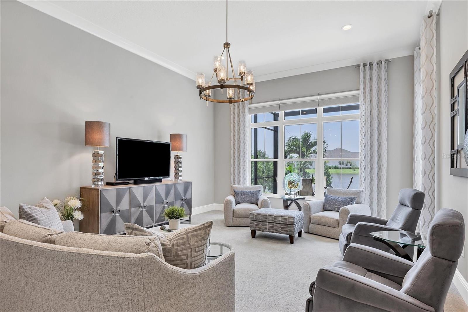 LAKE CLUB - Residential