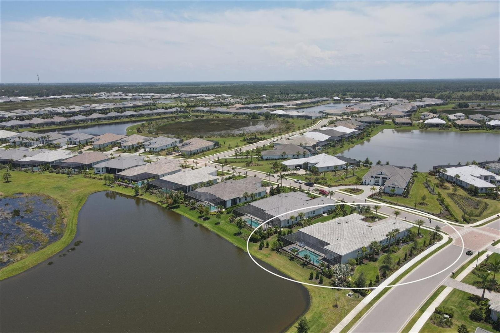 LAKE CLUB - Residential