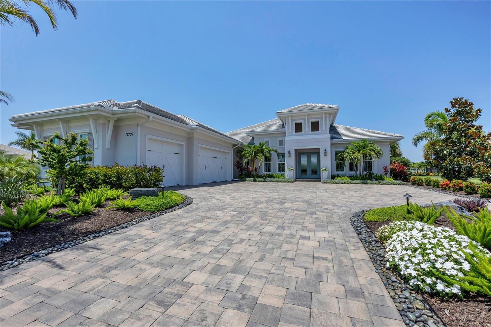 LAKE CLUB - Residential