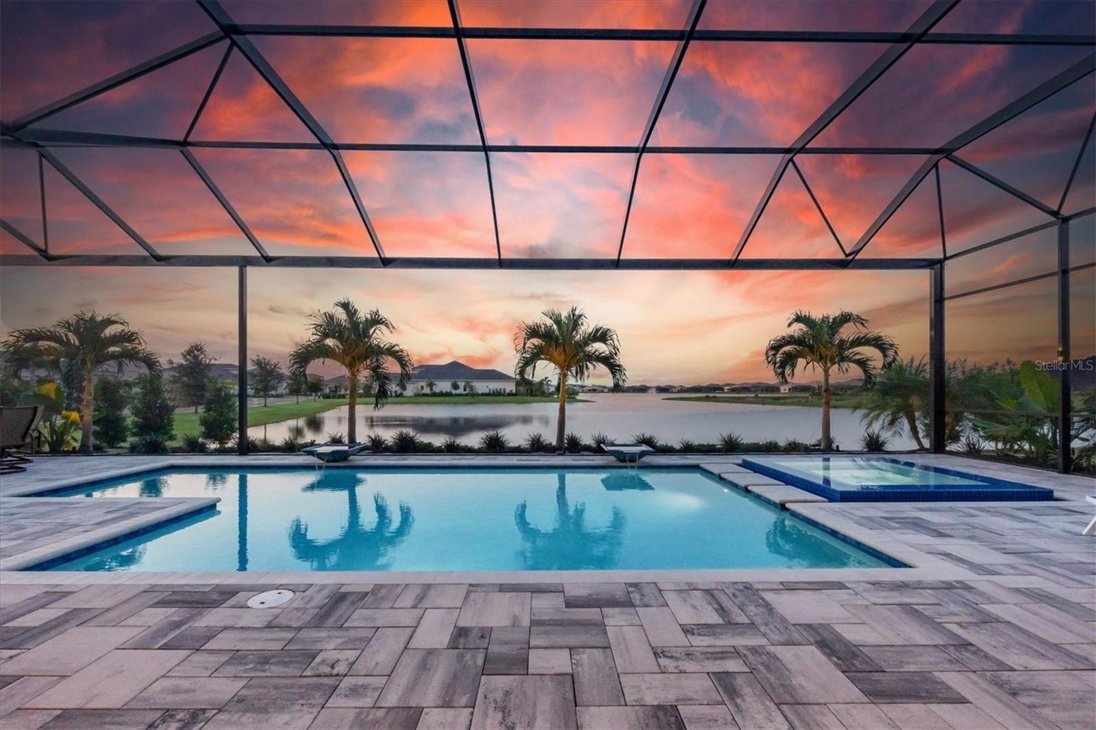 LAKE CLUB - Residential
