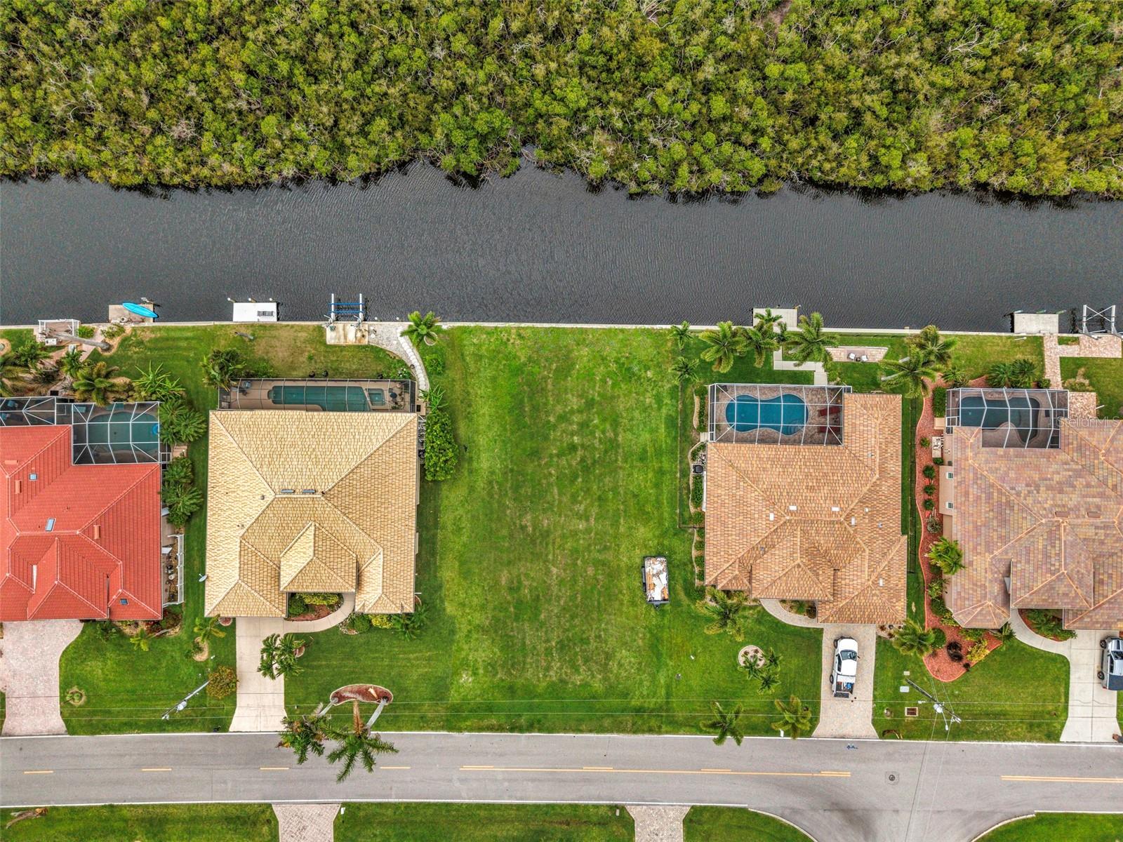 PUNTA GORDA ISLES SEC 15 - Land