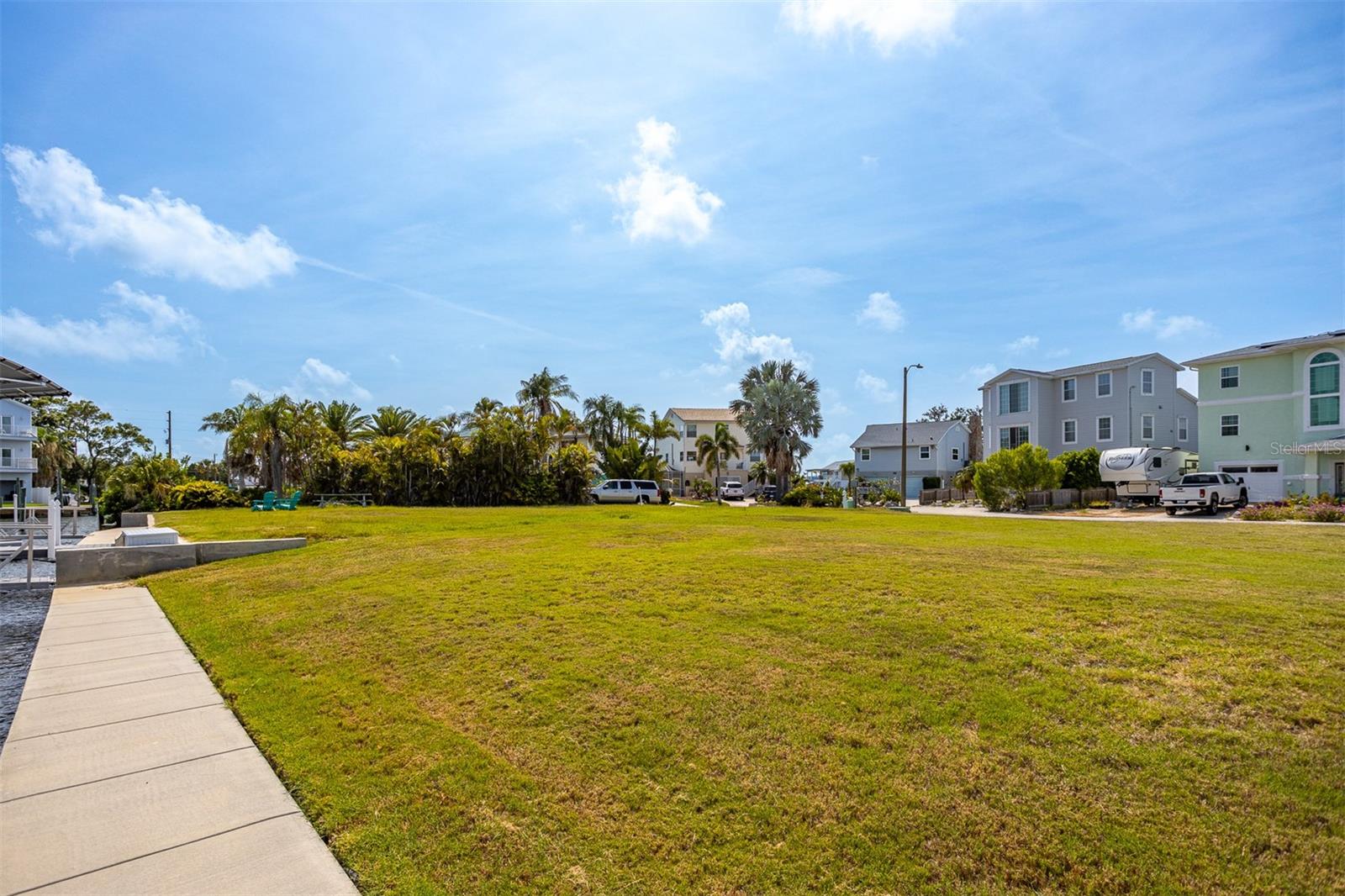 HUDSON BEACH ESTATES - Land