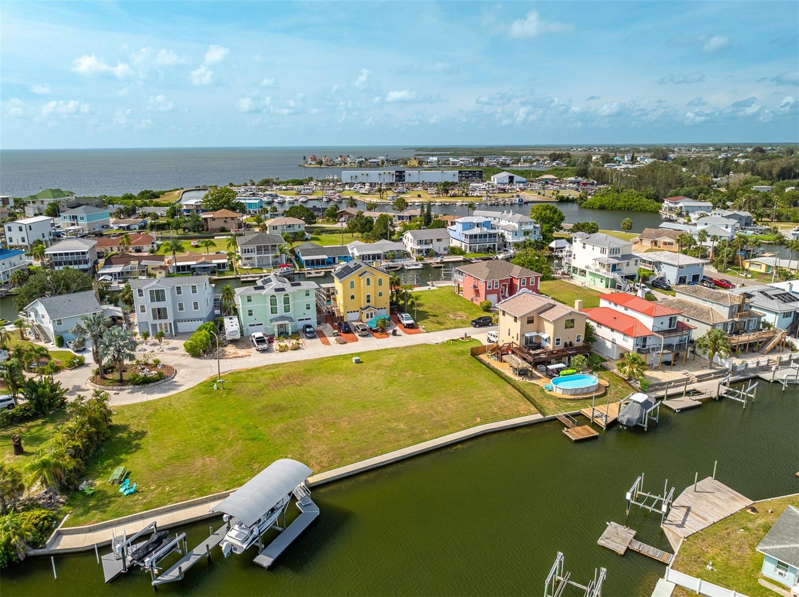 HUDSON BEACH ESTATES - Land
