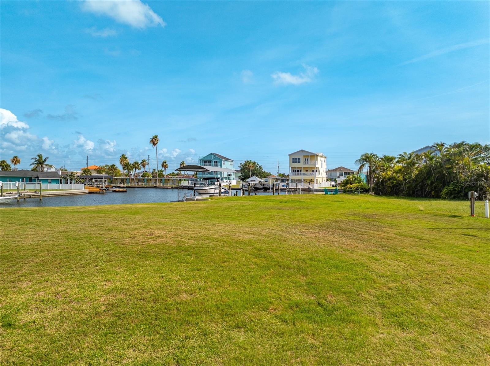 HUDSON BEACH ESTATES - Land