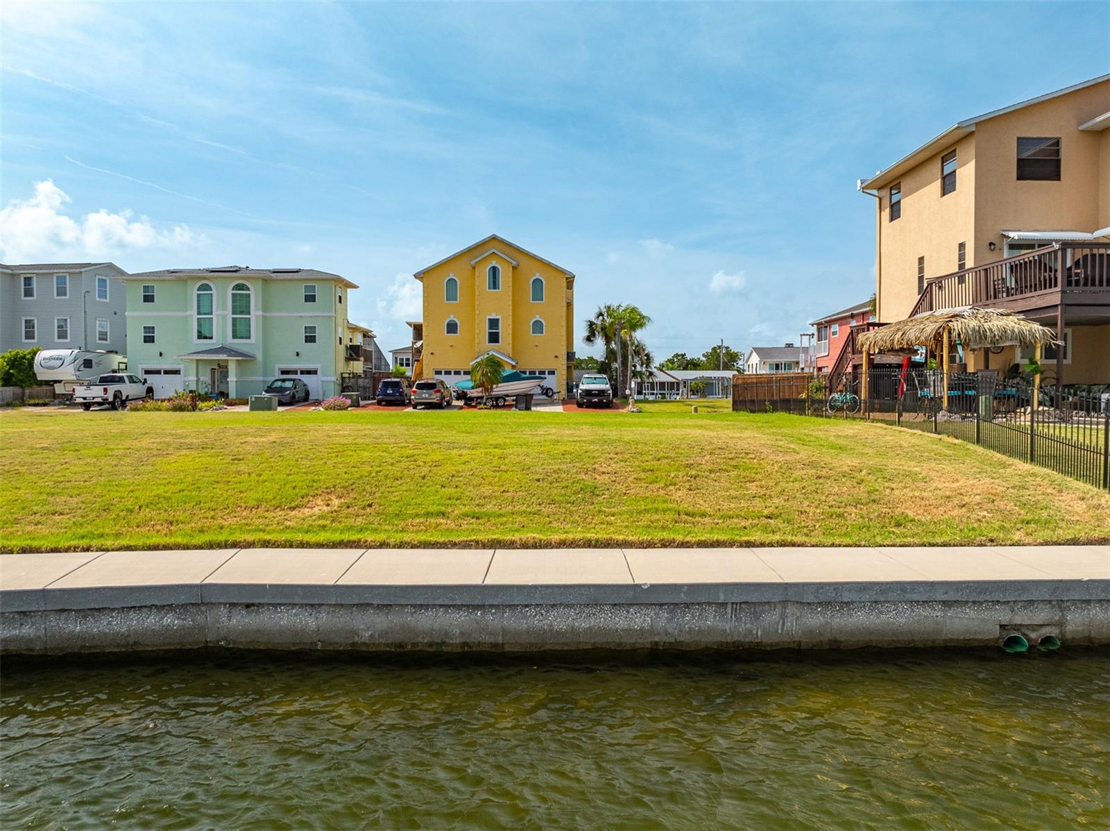 HUDSON BEACH ESTATES - Land