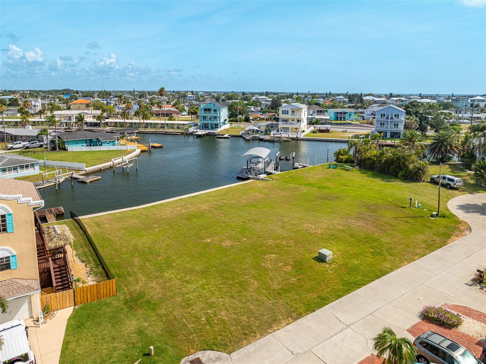 HUDSON BEACH ESTATES - Land