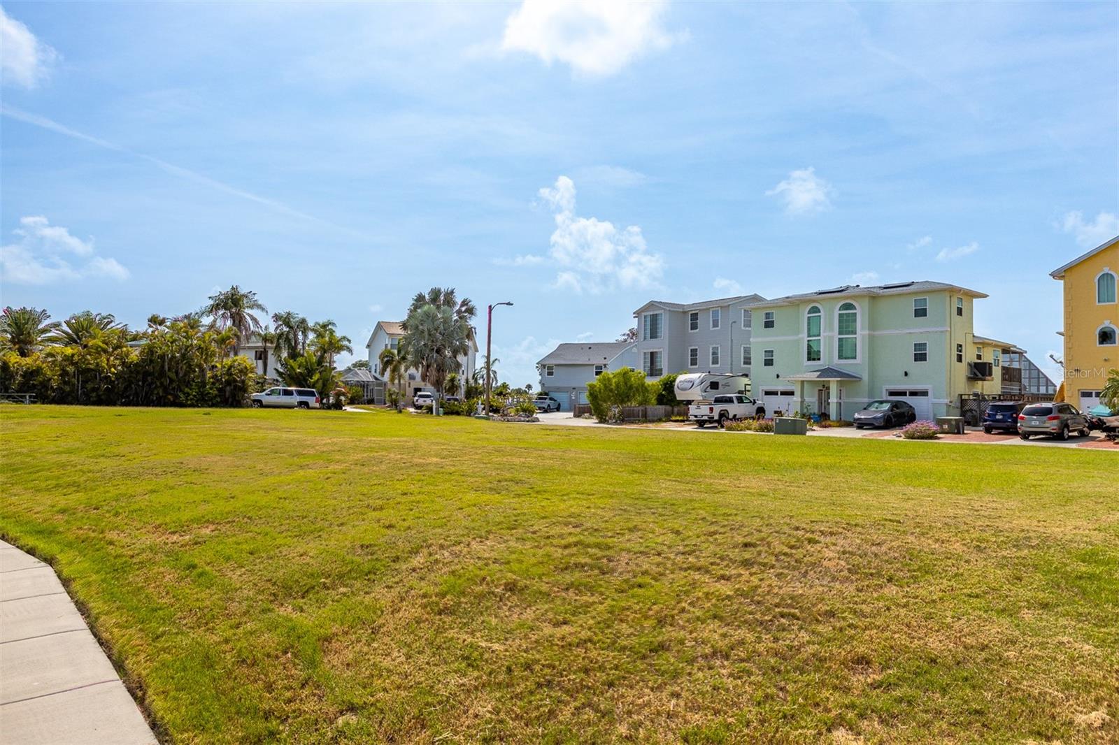 HUDSON BEACH ESTATES - Land