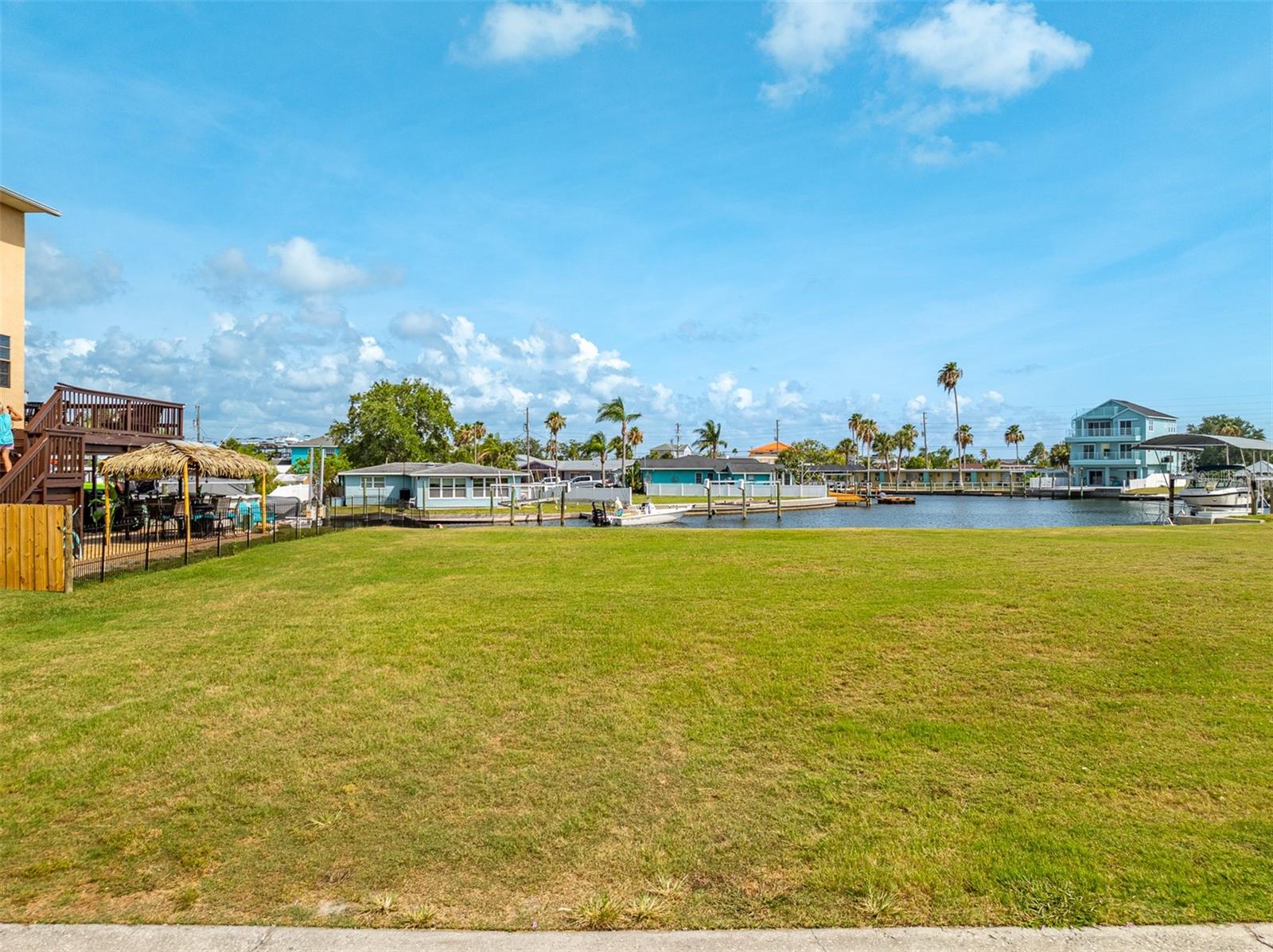 HUDSON BEACH ESTATES - Land