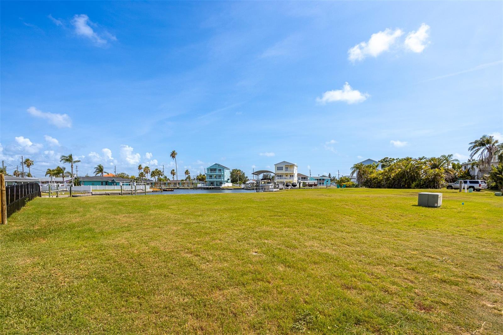 HUDSON BEACH ESTATES - Land