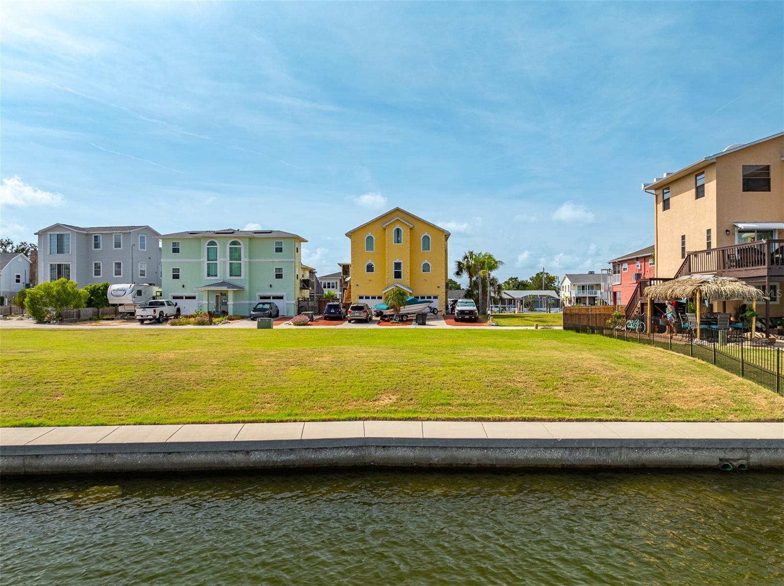 HUDSON BEACH ESTATES - Land