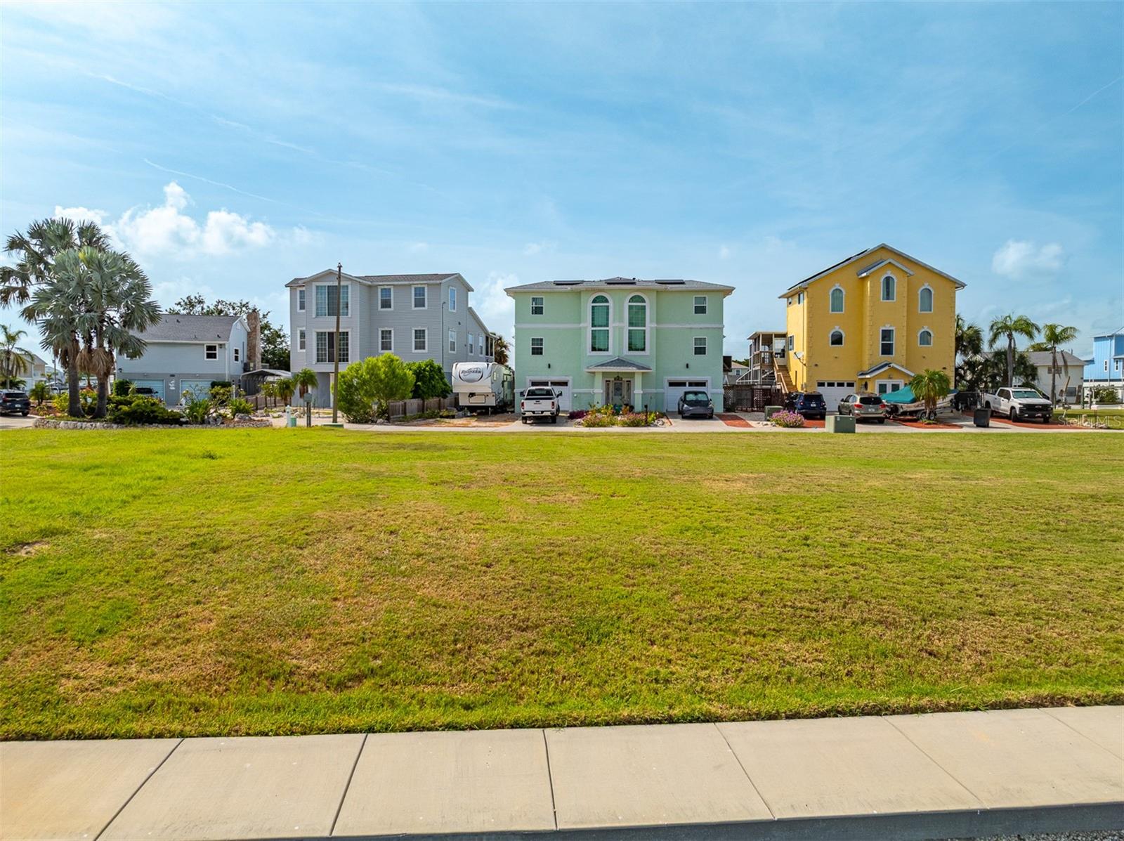 HUDSON BEACH ESTATES - Land