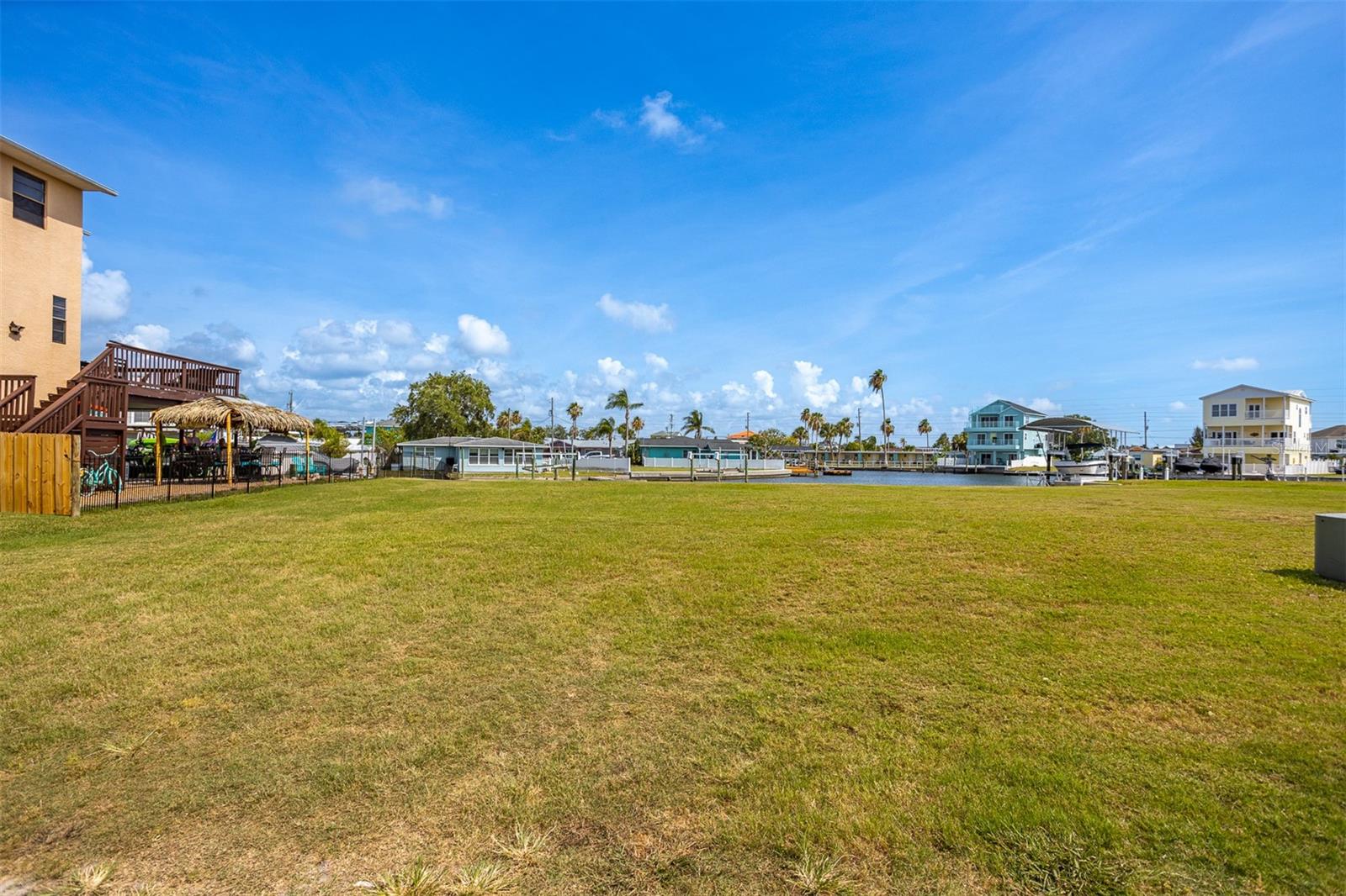 HUDSON BEACH ESTATES - Land