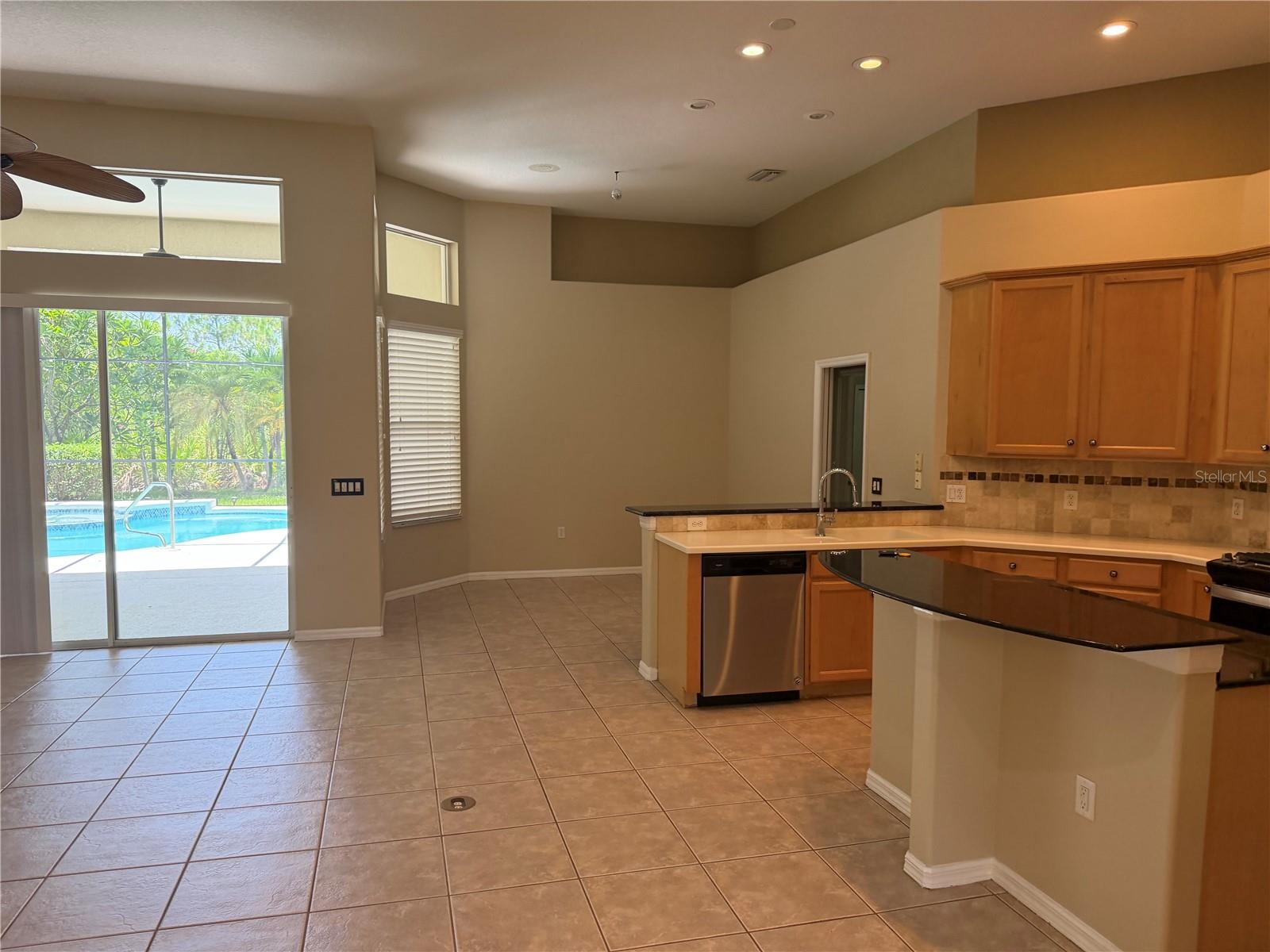 EDGEWATER VILLAGE SUBPHASE A - Residential Lease