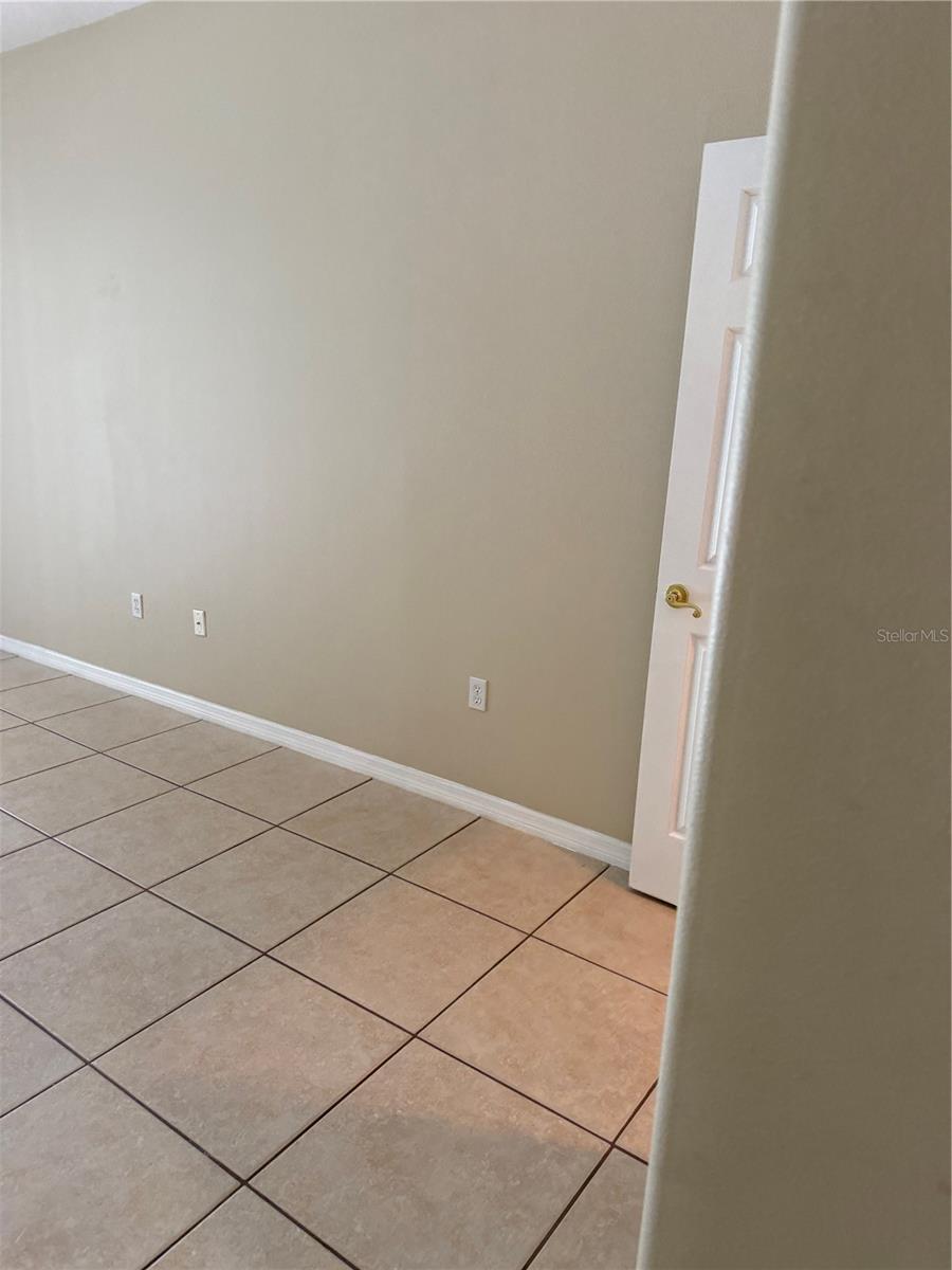 EDGEWATER VILLAGE SUBPHASE A - Residential Lease