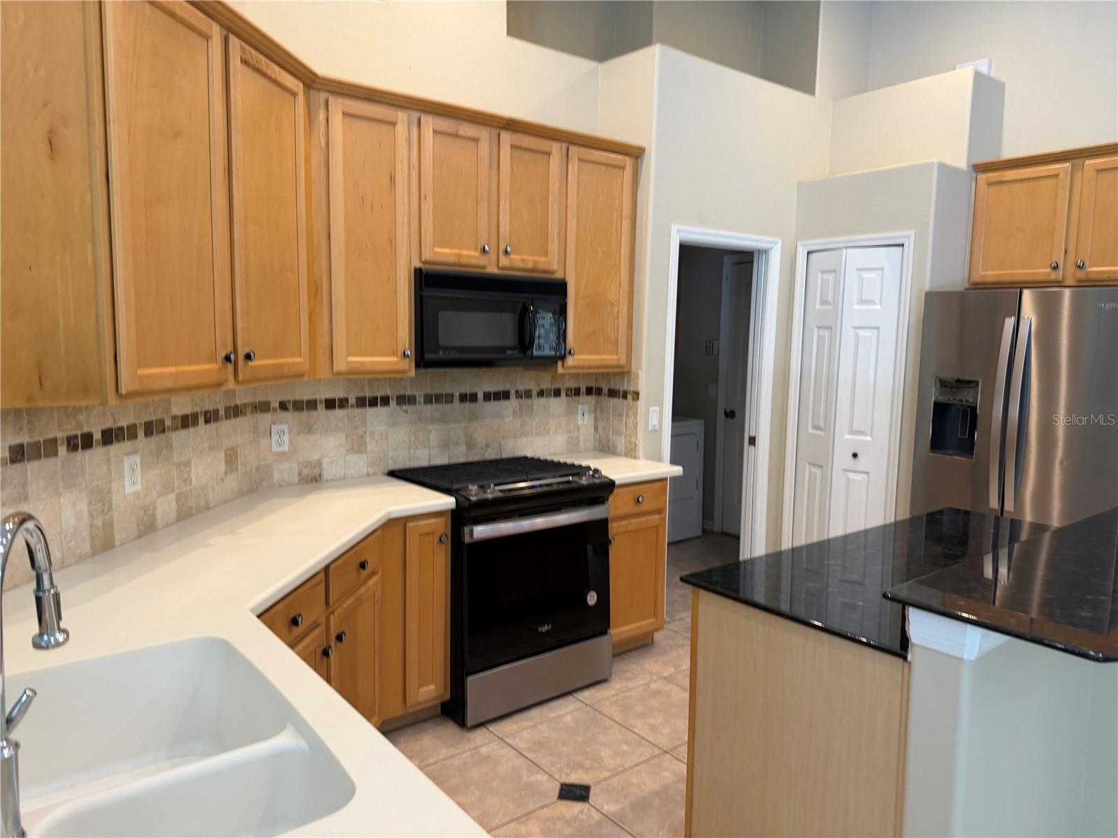 EDGEWATER VILLAGE SUBPHASE A - Residential Lease