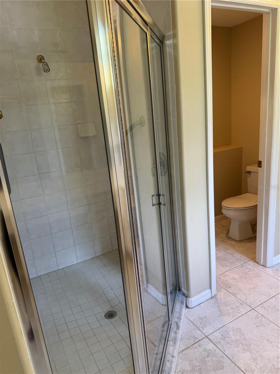 EDGEWATER VILLAGE SUBPHASE A - Residential Lease