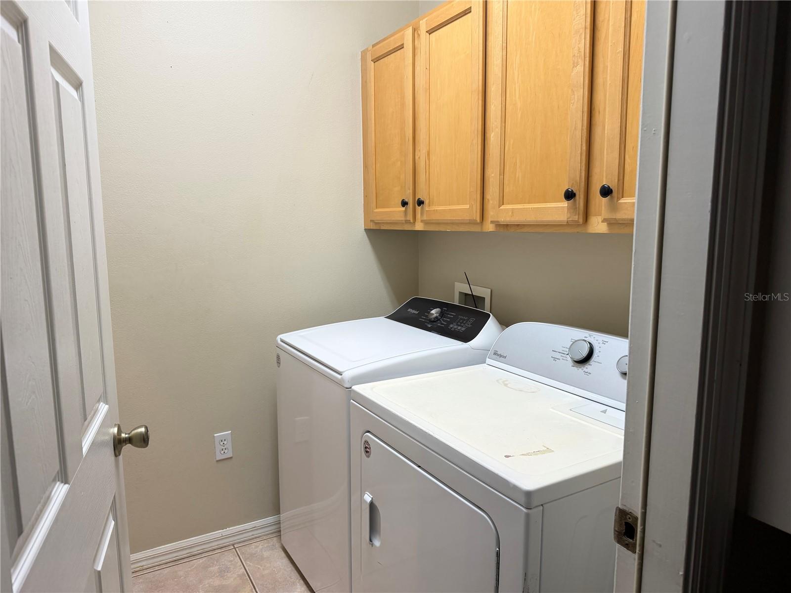 EDGEWATER VILLAGE SUBPHASE A - Residential Lease