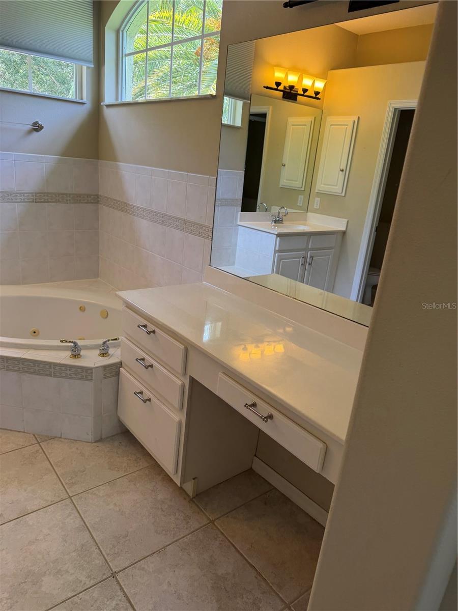 EDGEWATER VILLAGE SUBPHASE A - Residential Lease