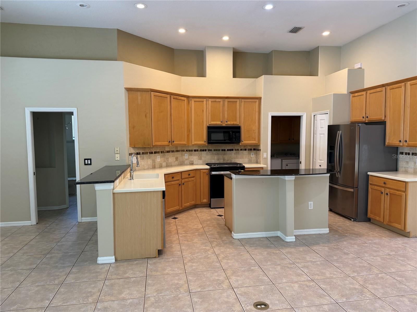 EDGEWATER VILLAGE SUBPHASE A - Residential Lease