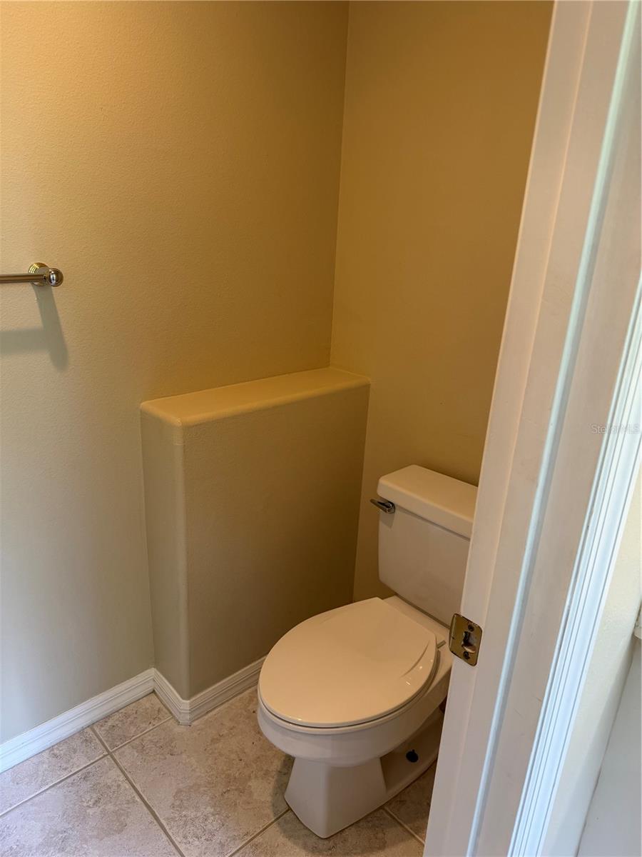 EDGEWATER VILLAGE SUBPHASE A - Residential Lease