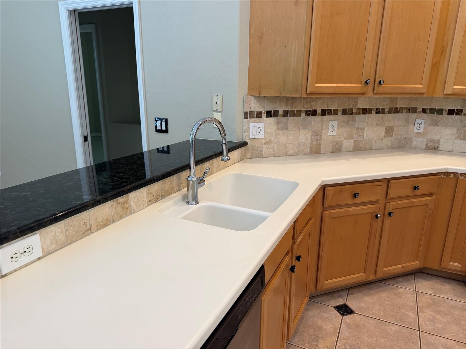 EDGEWATER VILLAGE SUBPHASE A - Residential Lease