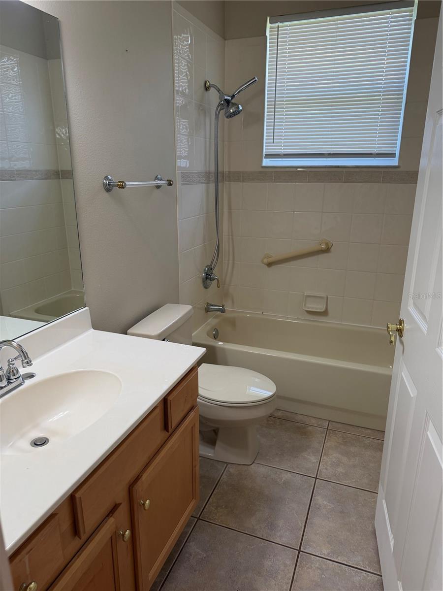 EDGEWATER VILLAGE SUBPHASE A - Residential Lease