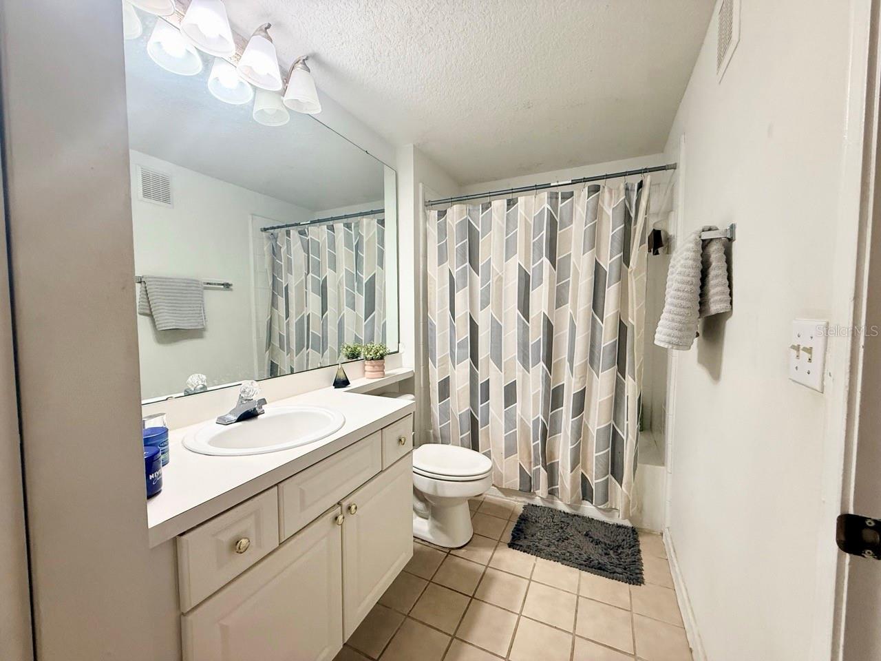 CAPRI/HUNTERS CRK CONDO - Residential Lease