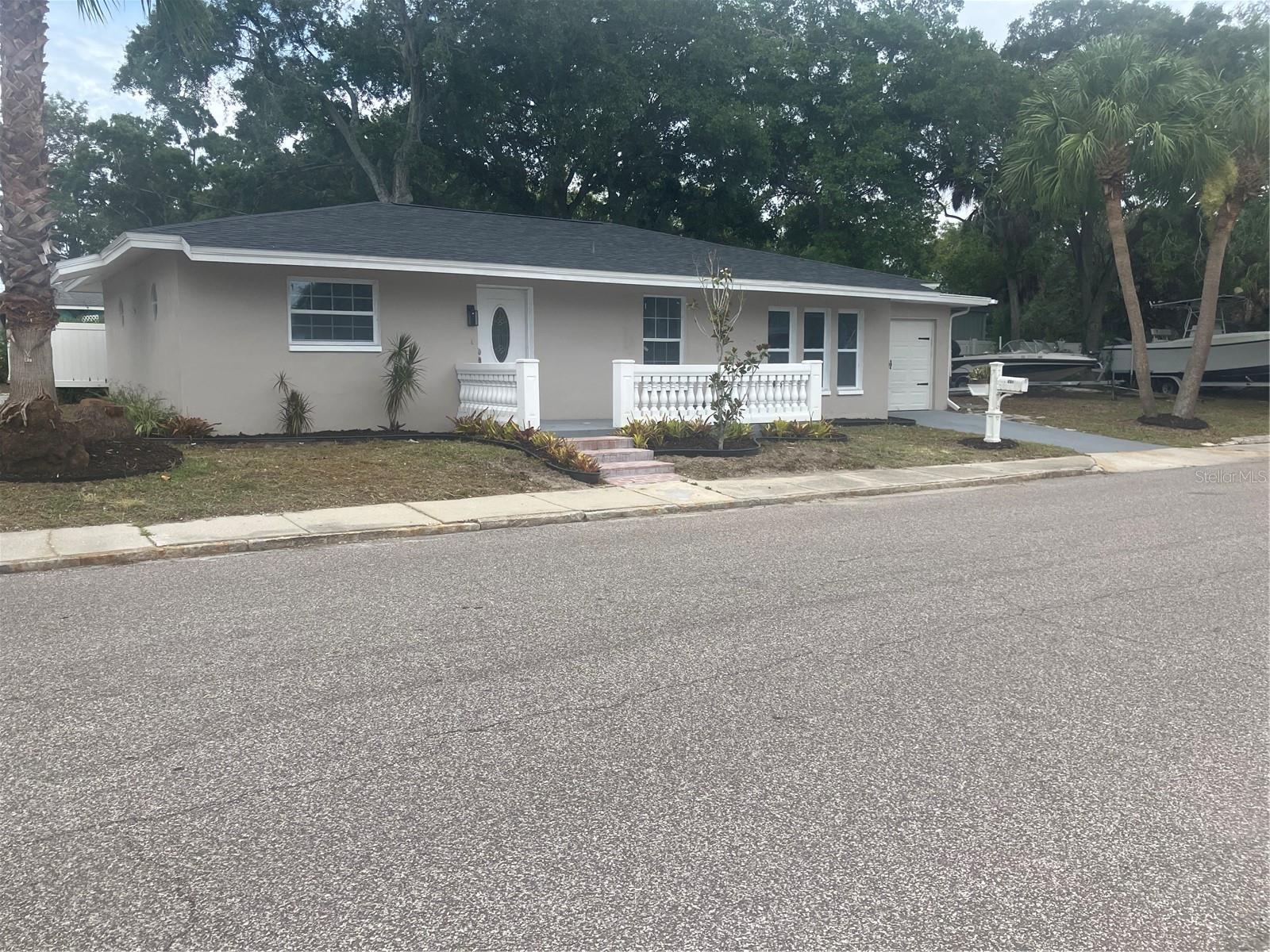 BEAUTIFUL 3 BED 2 BATH HOME IN TARPON SPRINGS. THIS GORGEOUS HOME HAS NEWER FLOORS, BATHROOMS AND KITCHEN. NEWER PAINT INTERIOR AND EXTERIOR. LARGE KITCHEN WITH PLENTY OF CABINET SPCAES FOR EXTRA STORAGE. NEAR TO MANY AMENITIES INCLUDING THE WORLD FAMOUS SPONGE DOCKS, PARKS, RESTAURANTS, SCHOOLS AND MUCH MORE.