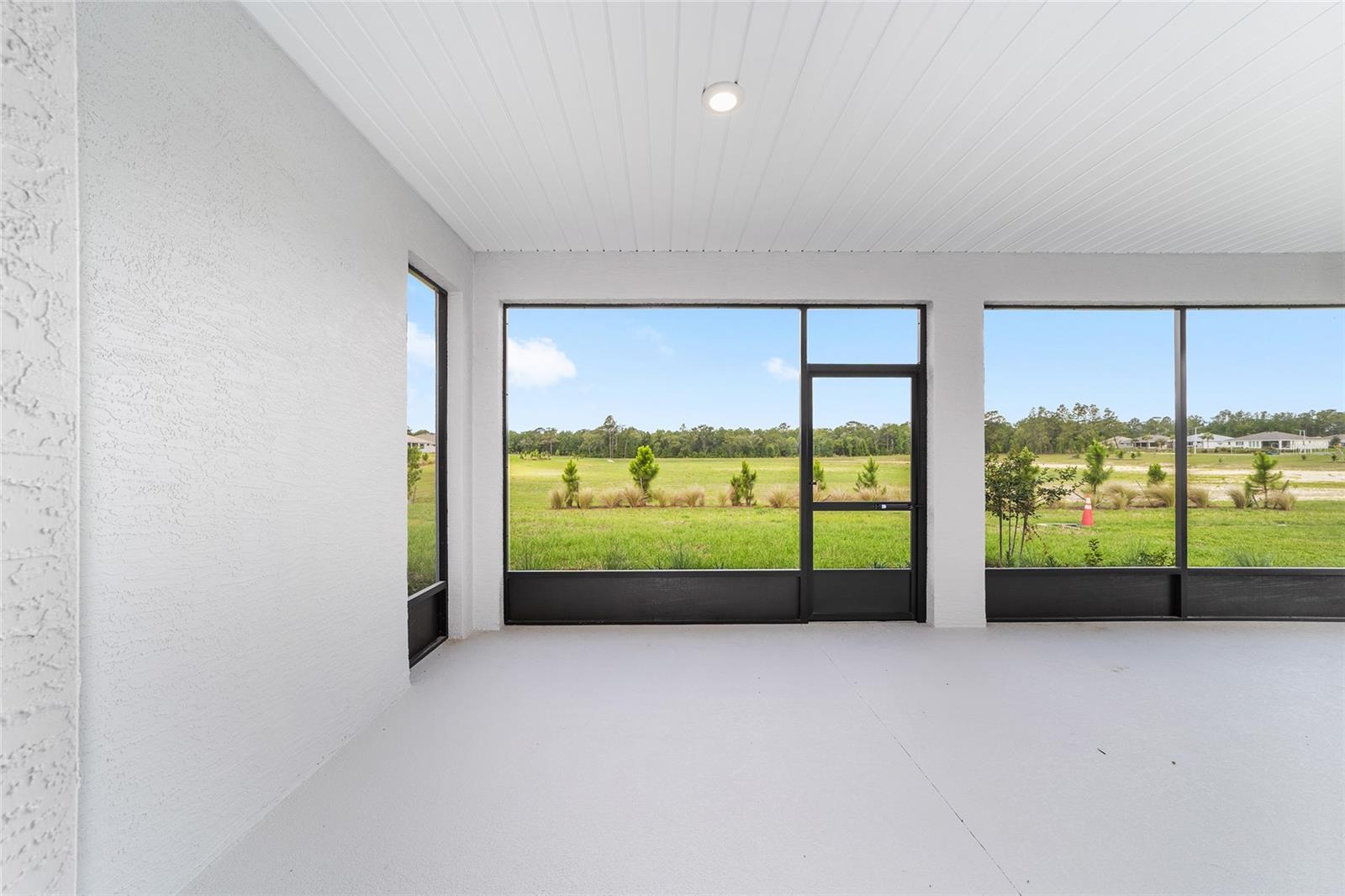 ON TOP OF THE WORLD - Residential