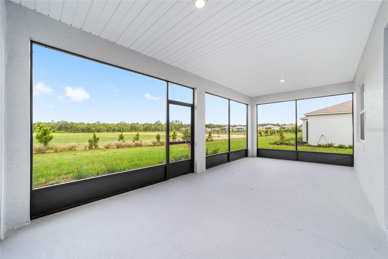 ON TOP OF THE WORLD - Residential