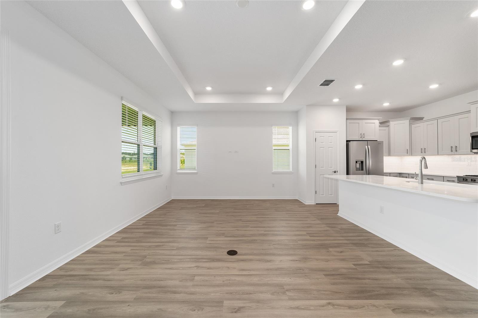 ON TOP OF THE WORLD - Residential