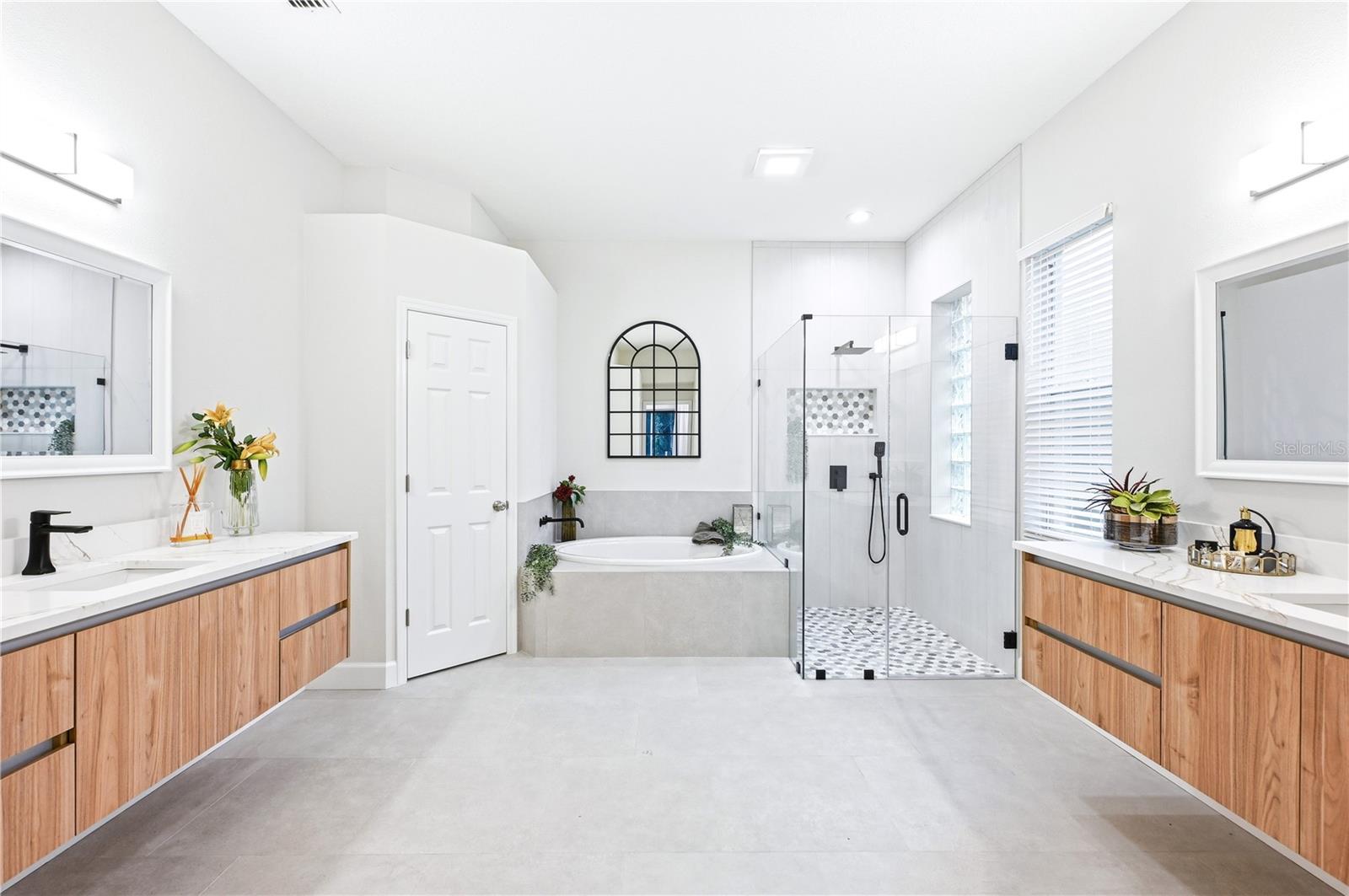 VILLAROSA PH G - Residential
