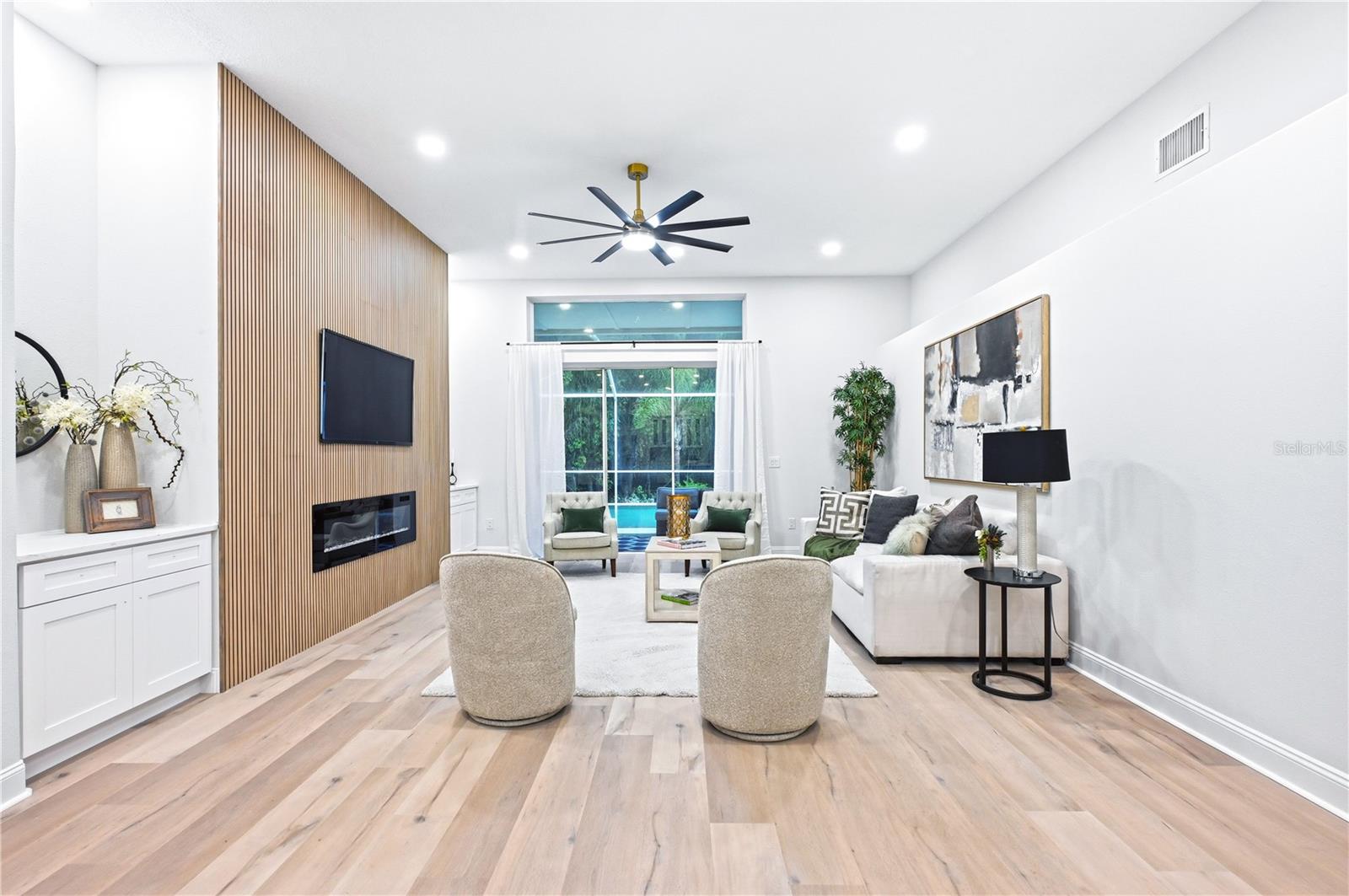 VILLAROSA PH G - Residential