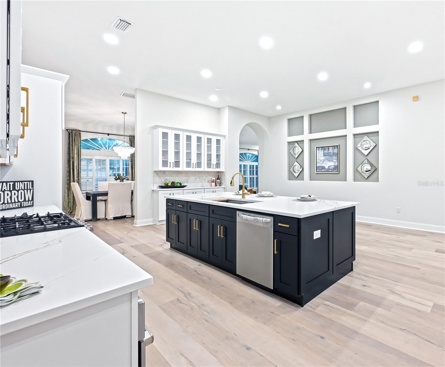 VILLAROSA PH G - Residential