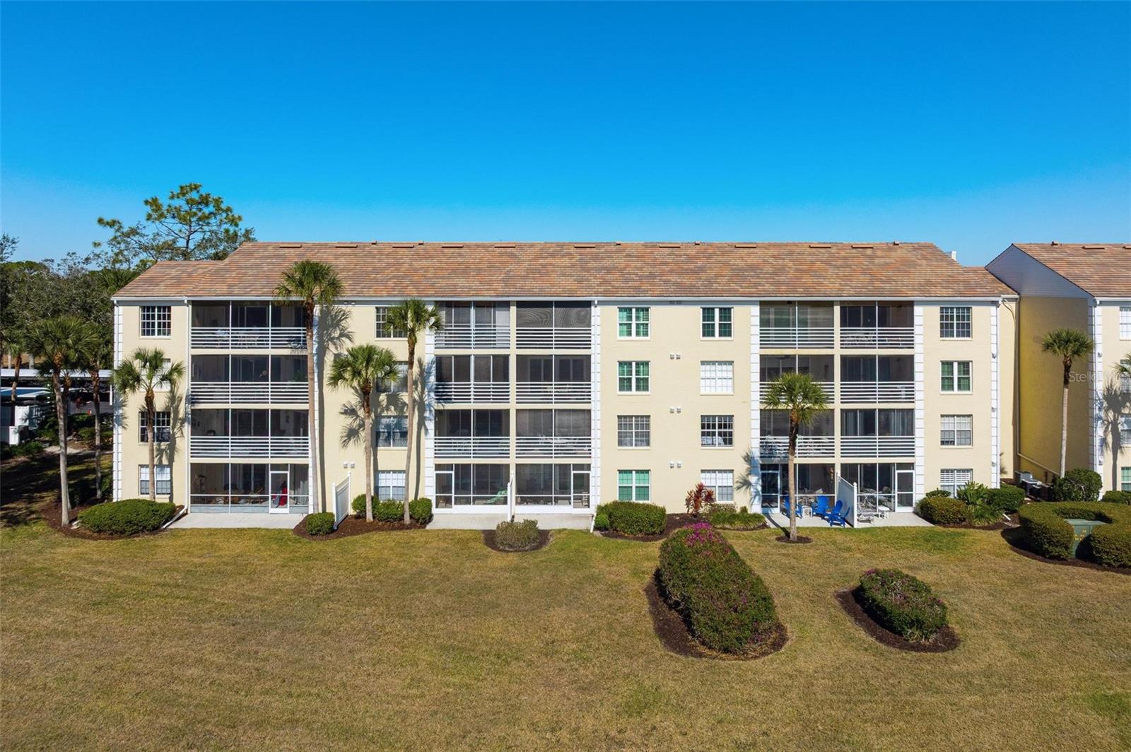 NINTH FAIRWAY - Residential