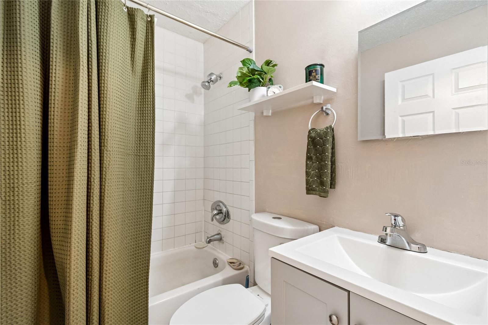 RIDGEWOOD TERRACE - Residential Lease