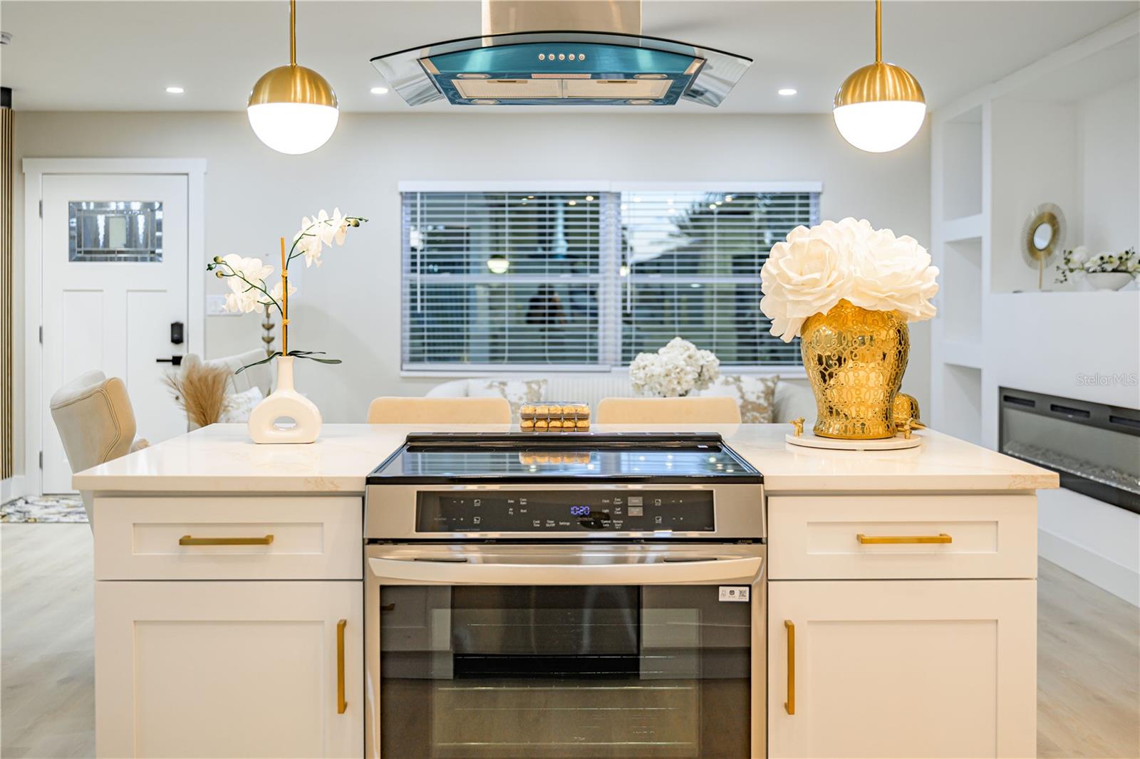 BOCA CIEGA ISLE - Residential