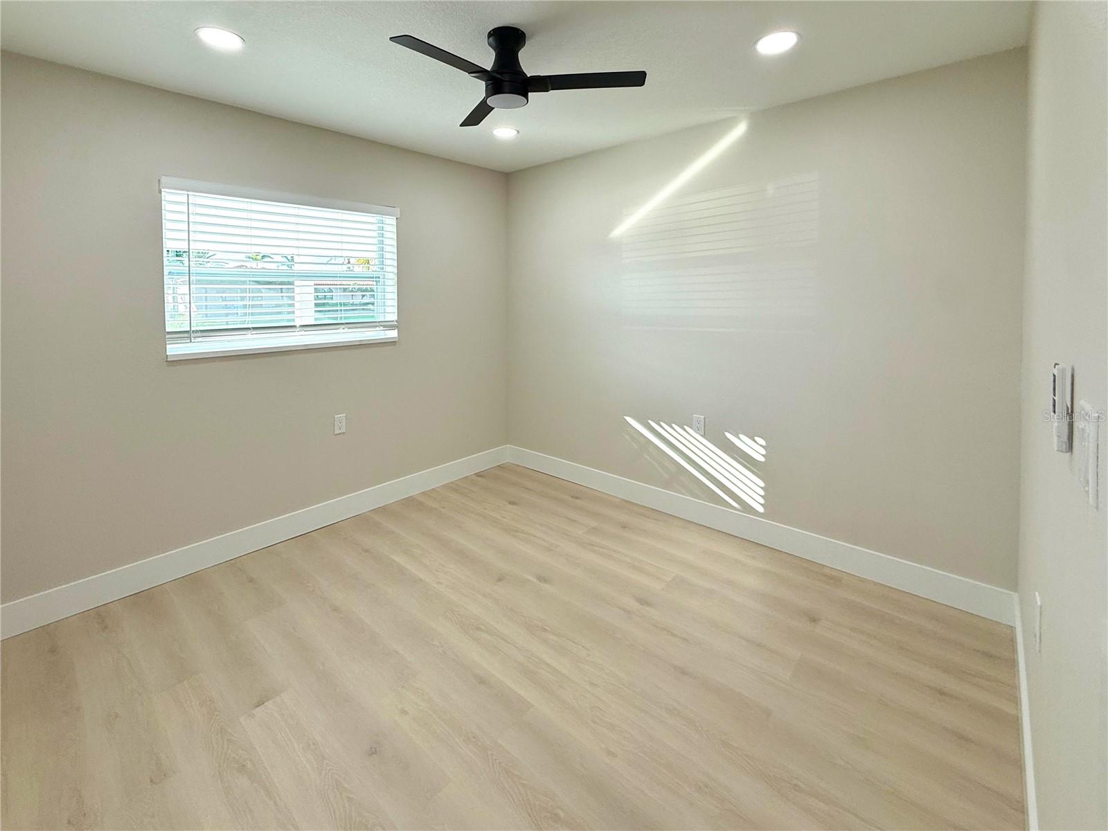 BOCA CIEGA ISLE - Residential